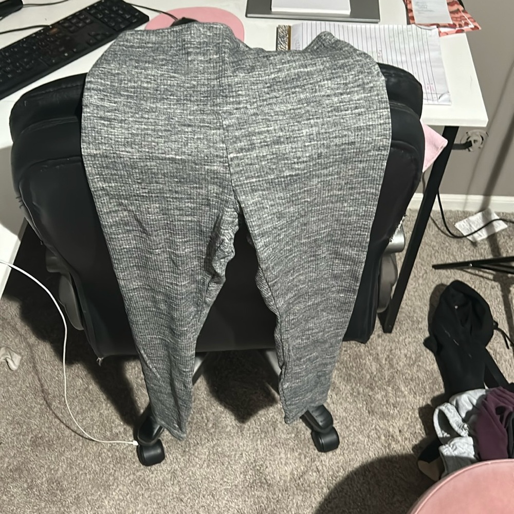 Gray (PINK) leggings